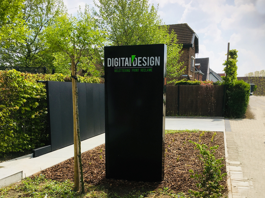 reclamezuilen en totems